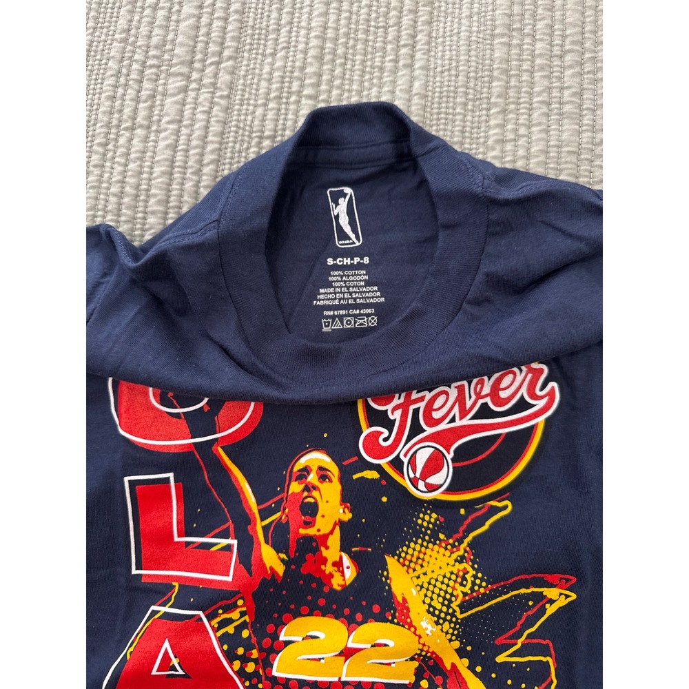 Indiana Fever Clark #22 WNBA Basketball Graphic T-Shirt Kids Size S 8 - Picture 3 of 4